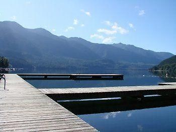 Cabins And Campground At Cultus Lake Park Hotell Chilliwack Exteriör bild