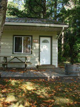 Cabins And Campground At Cultus Lake Park Hotell Chilliwack Exteriör bild