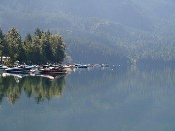 Cabins And Campground At Cultus Lake Park Hotell Chilliwack Exteriör bild